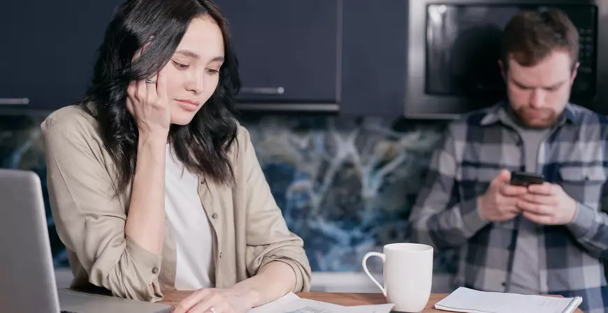 Mais da metade dos brasileiros não possui recursos suficientes para o mês, revela pesquisa