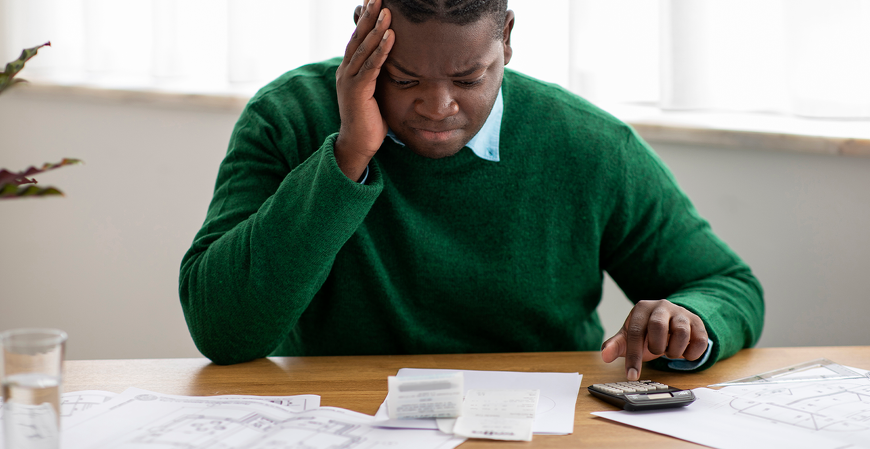 54% dos trabalhadores não chegam ao fim do mês com salário