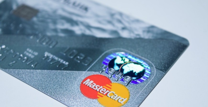 MPE: empresários usam cartão de crédito para financiar negócios