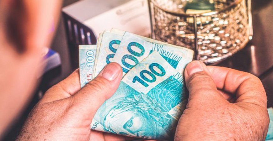 Benefício a trabalhadores informais deve subir para R$ 300