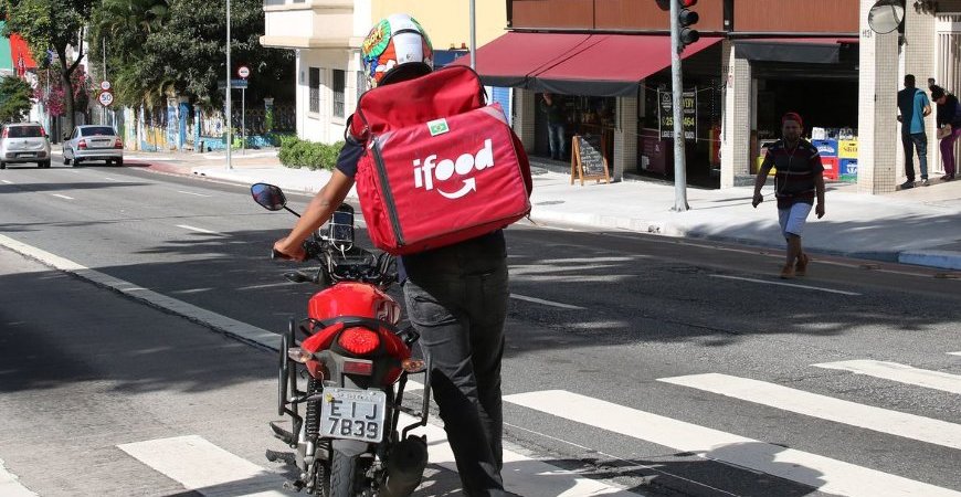 Projeto prevê aposentadoria especial para trabalhadores de aplicativos