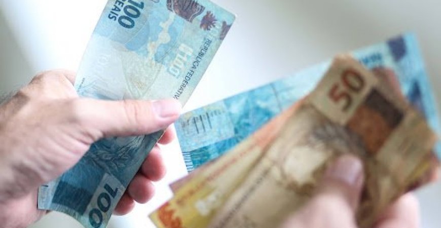 Nova previsão de salário mínimo para 2021 é de R$ 1.088 