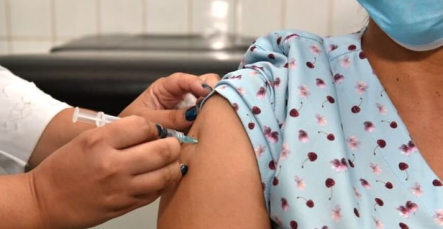 Proposta quer prender e multar quem divulgar notícias falsas sobre vacinas