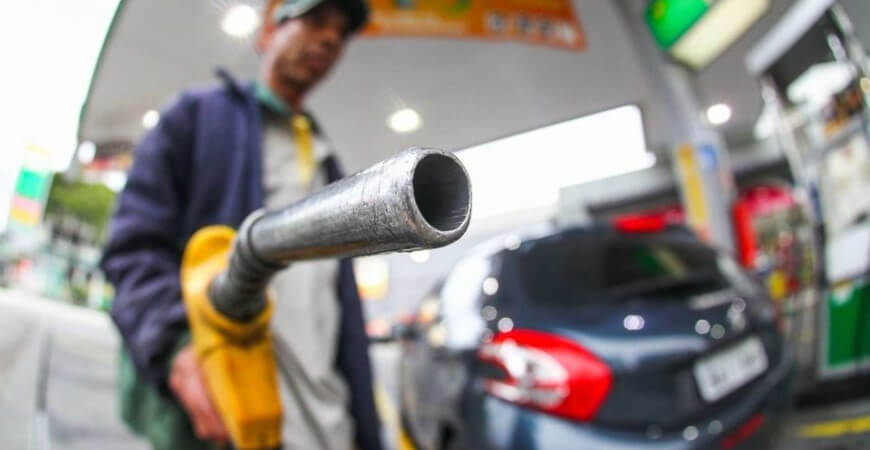 Tributação sobre diesel e gás de cozinha é zerada e medida começa valer imediatamente