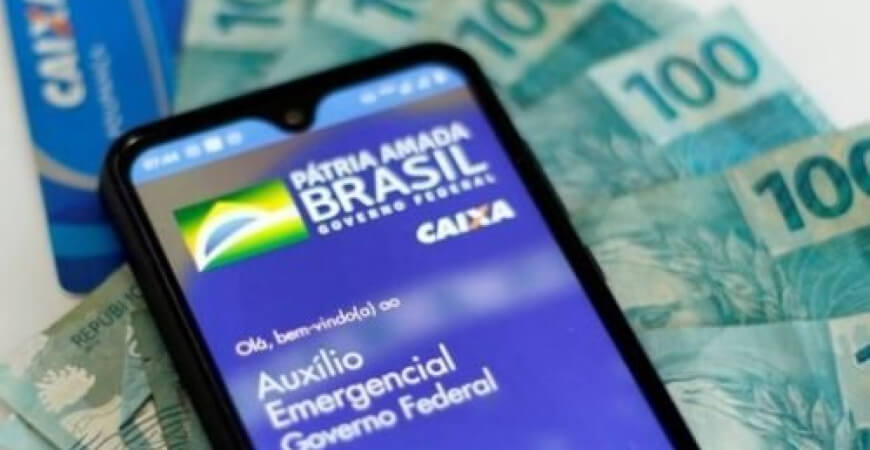 Auxílio Emergencial: Bolsonaro assina MPs do benefício e levará ao Congresso ainda hoje