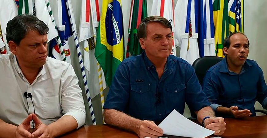 ICMS sobre combustíveis: Bolsonaro negocia mudanças em projeto para conseguir aprovação