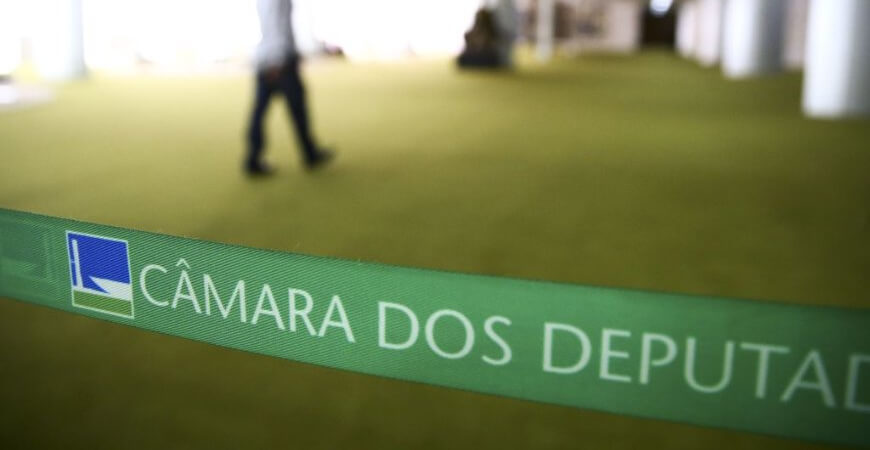 Deputados rejeitam destaques da MP que aumenta a taxação sobre bancos e texto vai ao Senado