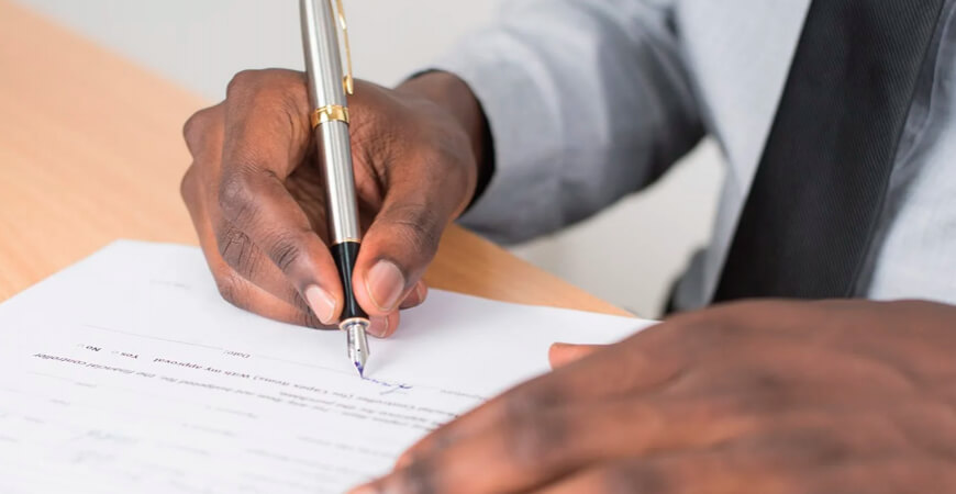 Receita amplia dispensa de autenticação documental até dezembro