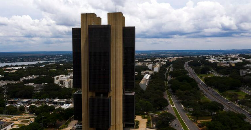 BC: maio registra queda nas concessões de empréstimos bancários e juros médios 