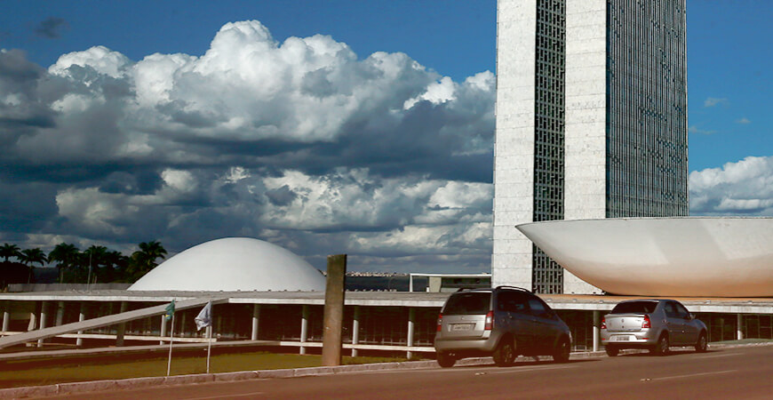 PEC dos Precatórios é aprovada na CCJ da Câmara e segue para comissão especial