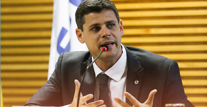 Secretário diz que aumento do IOF não financiará Auxílio Brasil em 2022