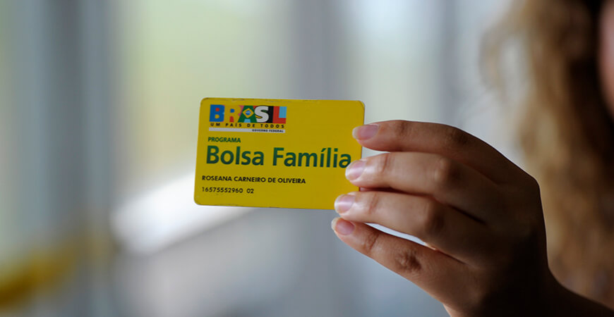Auxílio Brasil terá aumento de 20% em relação ao Bolsa Família e valor só repõe inflação
