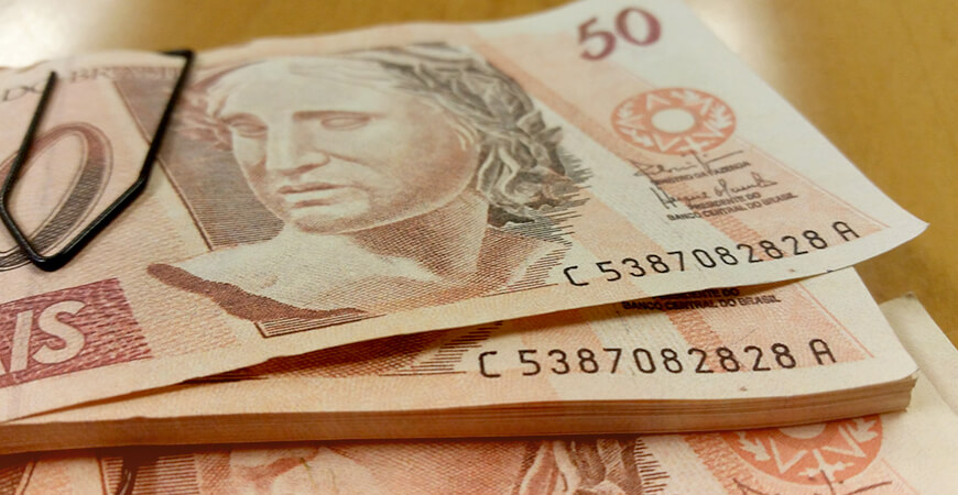 Salário mínimo: ajuste em inflação da baixa renda para 2022 pode elevar piso para R$ 1.200