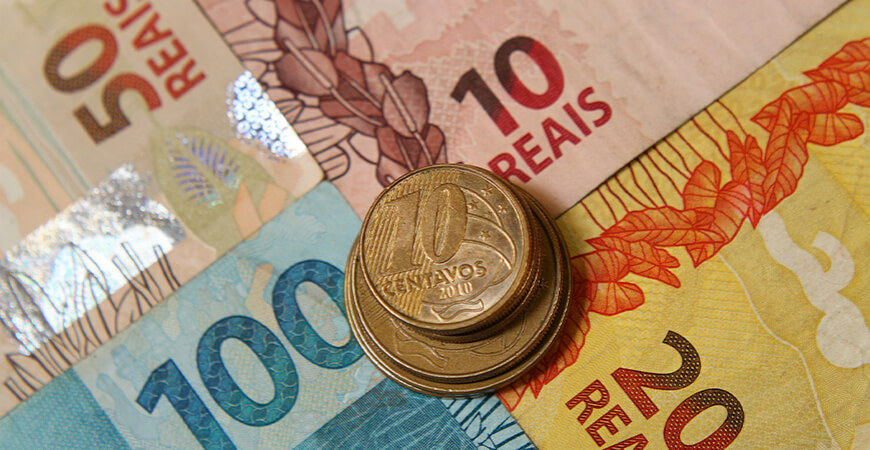 IBGE: renda domiciliar per capita caiu para R$ 1.367 em 2021