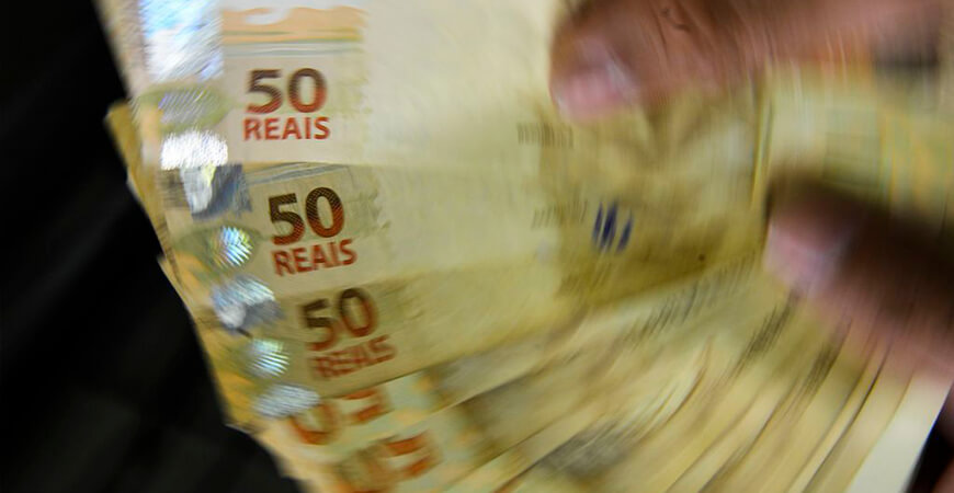 Contribuintes já pagaram R$ 1 trilhão em impostos este ano