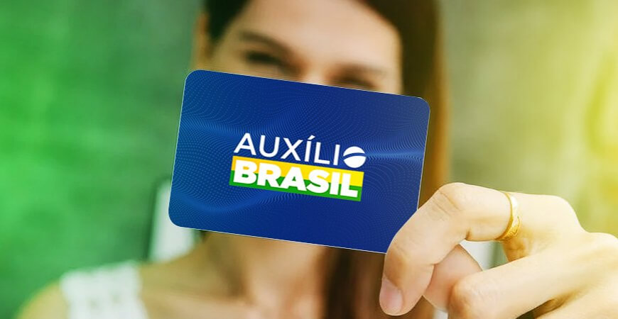 Auxílio Brasil: cartão do programa começa ser entregue