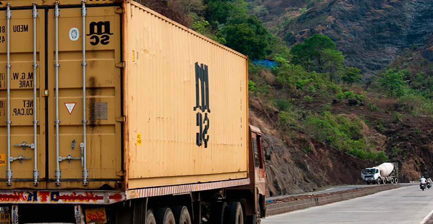 Motoristas de transporte de cargas poderão ter adicional no salário; entenda proposta