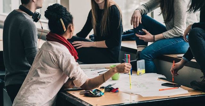 Jornada do colaborador: conheça o conceito e a importância da sua aplicação dentro das empresas