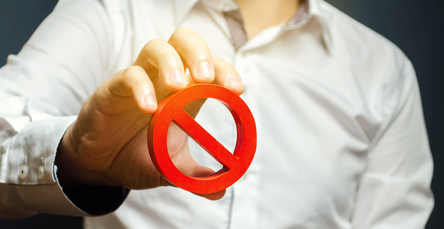 OpenAI proíbe criação e uso de chatbots por políticos diante de preocupações com desinformação em eleições