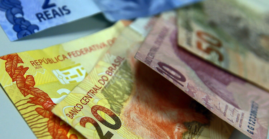 Descubra quem tem o direito de receber o abono salarial do PIS/Pasep em 2025