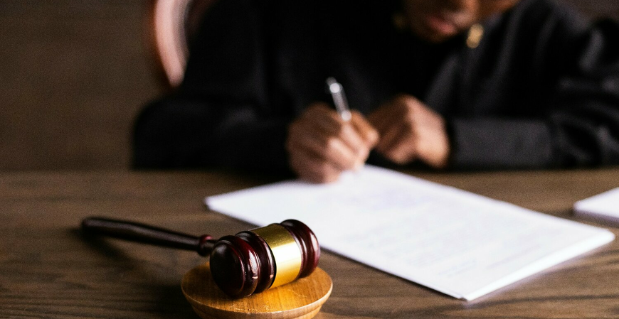 STF adia decisão sobre ITBI em transferências para empresas