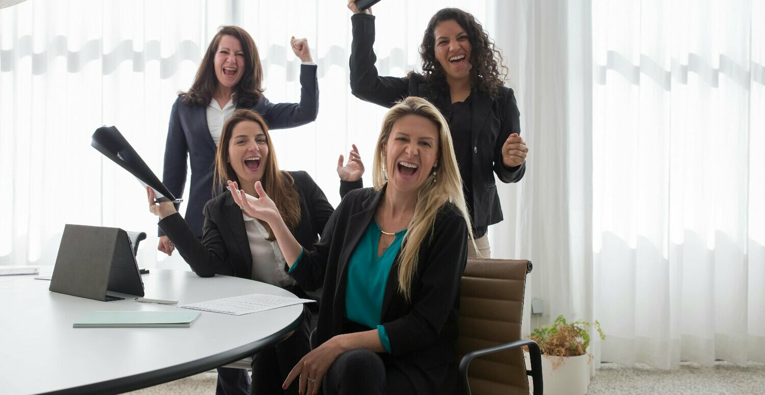 Mulheres de 40+ reinventam suas carreiras: recomeçar é possível!