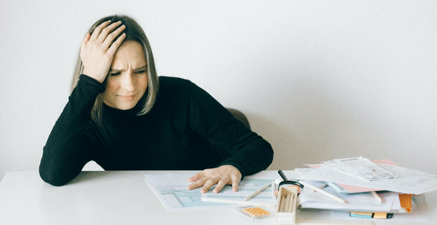 Caneta esferográfica, régua e agenda escolar estão entre os itens mais tributados da lista de materiais escolares no Brasil em 2025