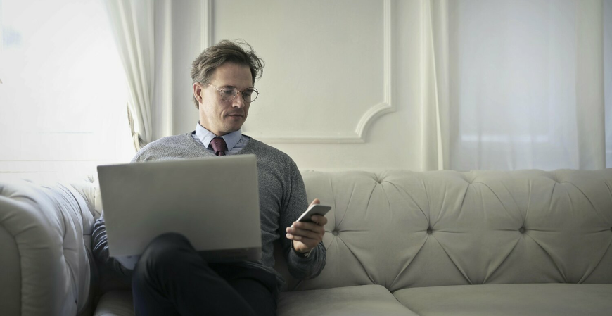 Brasileiros são os que menos percebem benefícios do home office para saúde mental e produtividade, aponta pesquisa