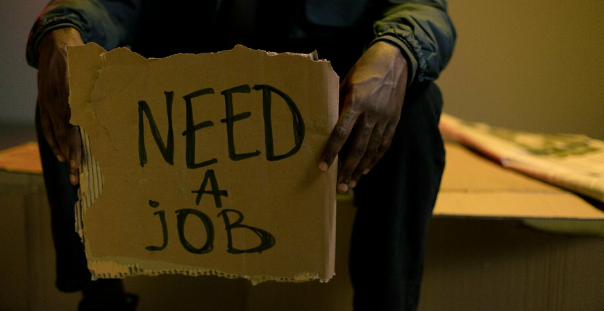 Mercado de trabalho brasileiro atinge mínima histórica de desemprego