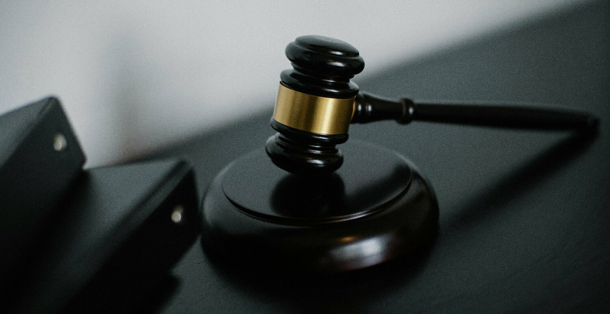 Responsabilidade de diretores em execuções fiscais: o que diz o STJ sobre redirecionamento e infrações empresariais