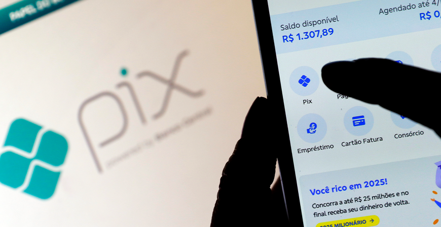 Pix passa por instabilidade nesta quinta-feira (13) e reclamações tomam conta das redes sociais