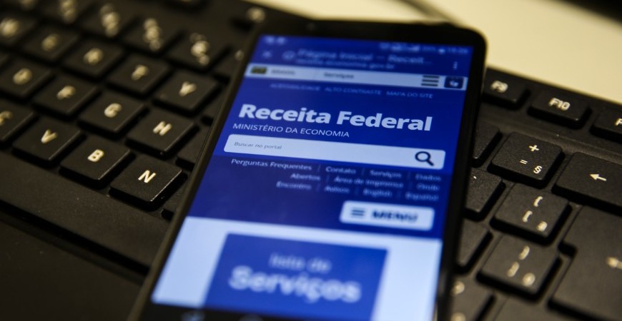 Prazo final para quem quer receber a restituição do IR no primeiro lote acaba hoje (10); Entenda o processo de restituição