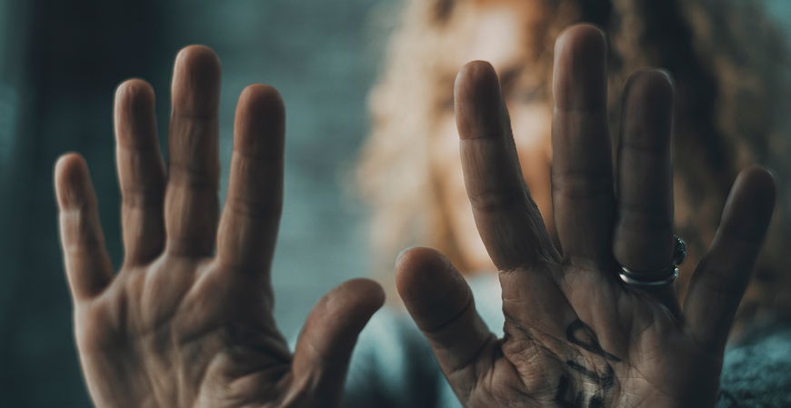 Nova lei propõe trabalho remoto para mulheres vítimas de violência doméstica