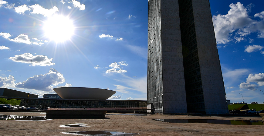 Reforma tributária e administrativa avança no Senado e segue para a Câmara