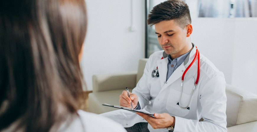 Recibos médicos devem ser emitidos de forma digital em 2025; medida facilita integração na DIRPF