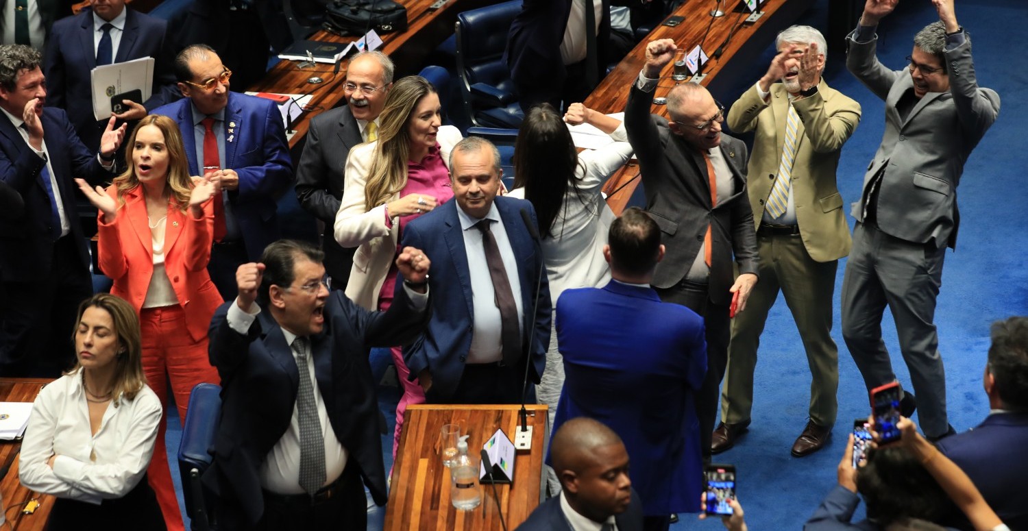 Senado aprova reforma tributária em dois turnos