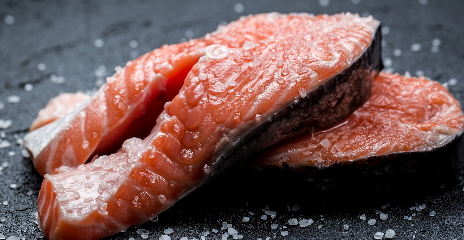 Reforma tributária: PL inclui salmão, caviar e bacalhau na cesta básica