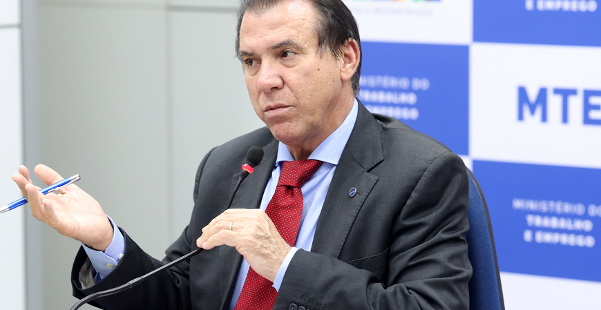 Regras para trabalho no comércio em feriados devem ser adiadas