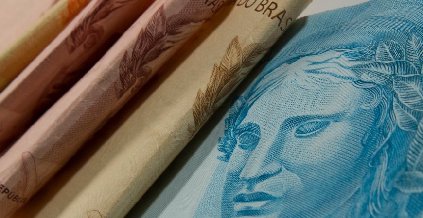 Economia: massa de salários em circulação cresceu em R$ 31,353 bilhões em um ano