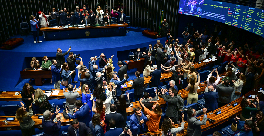 Senado aprova fim da escala 6x1 e jornada de 40 horas semanais
