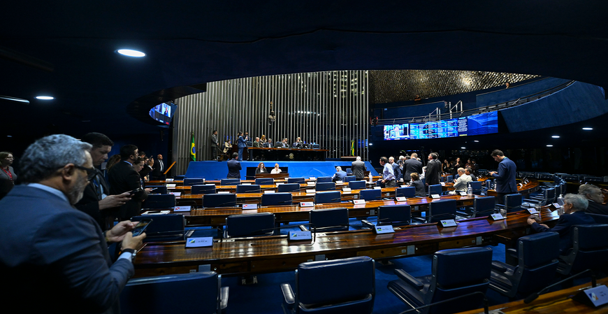Senado aprova isenção do IR para quem ganha até dois salários-mínimos
