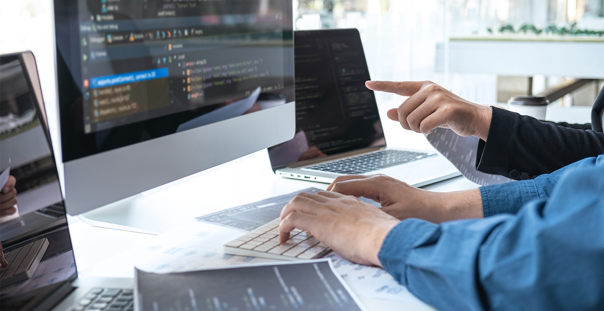 Software ou serviço? A disputa silenciosa que pode criar os próximos gigantes da tecnologia