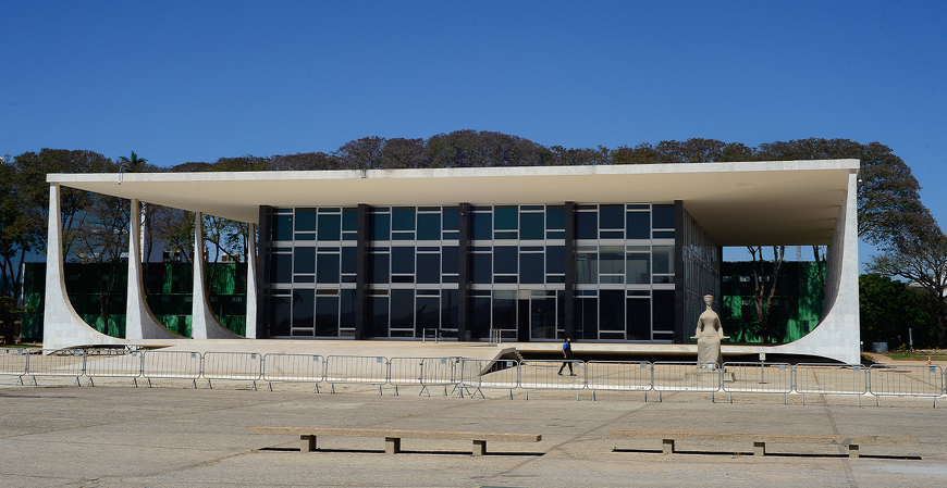 STF vai julgar constitucionalidade de adicional de ICMS sobre serviços essenciais