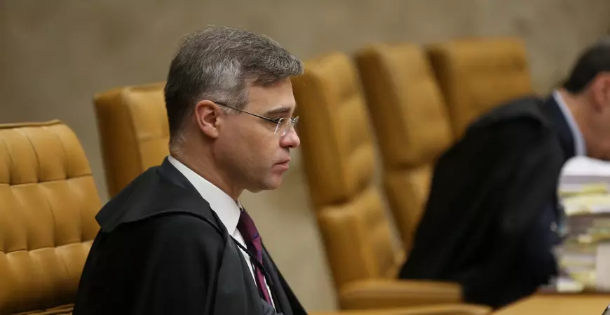  Decisão do STF suspende processos sobre tributação do terço constitucional de férias em todo o país