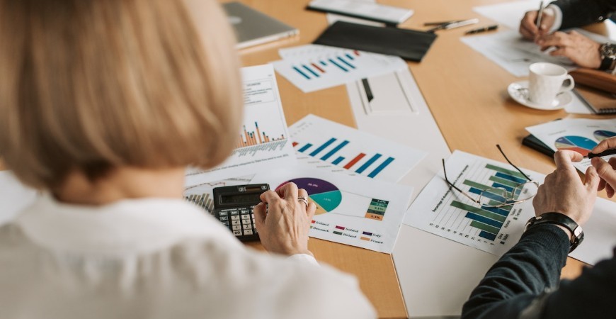 Tributação empresarial: analogia reversa da curva de Laffer