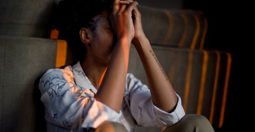 Empresa chinesa cria “licença por infelicidade”; veja como funciona e opinião de especialistas brasileiros